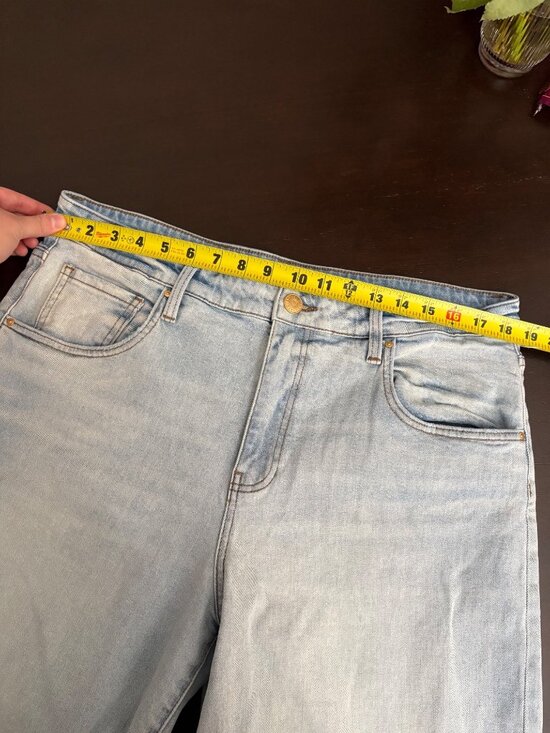 Kut from the Kloth Gwen High-Rise Wide-Leg Light-Wash Vintage Look Denim Jeans - Picture 11 of 13